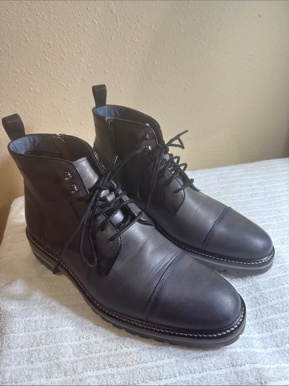 Johnston & Murphy Boots Size 9.5
